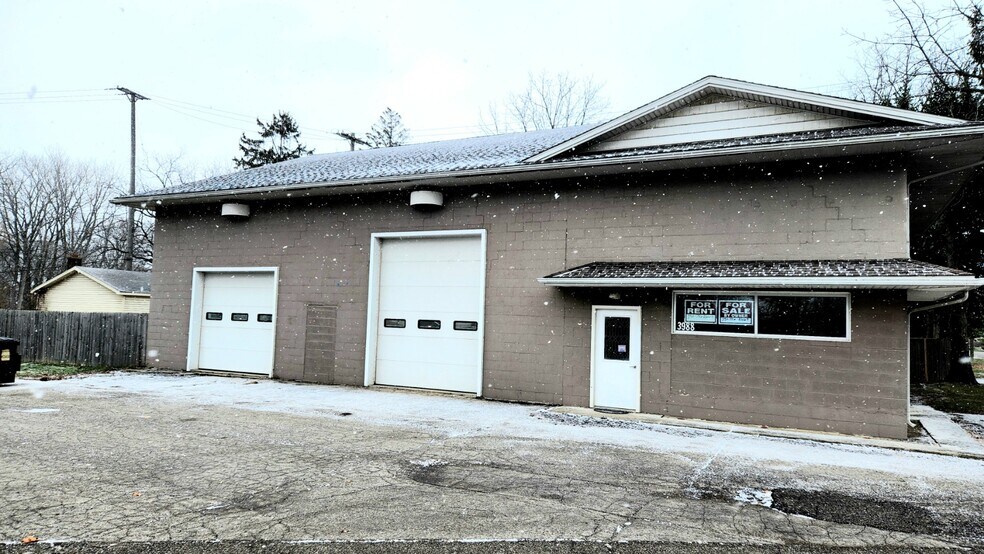 Primary Photo Of 3988 N Dixie Hwy, Monroe Service Station For Sale