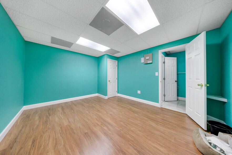 More Photos Of 7760 W 20th Ave, Hialeah Warehouse For Sale