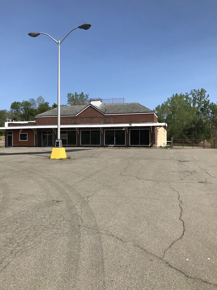 Primary Photo Of 561 Broad st, Waverly General Retail For Sale