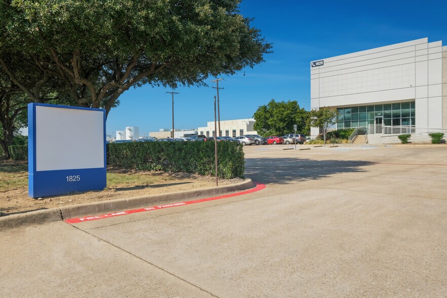 More Photos Of 1825 Westpark Dr, Grand Prairie Warehouse For Lease