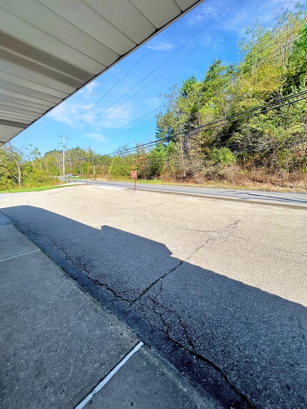 More Photos Of 703 US-30, Imperial General Retail For Lease