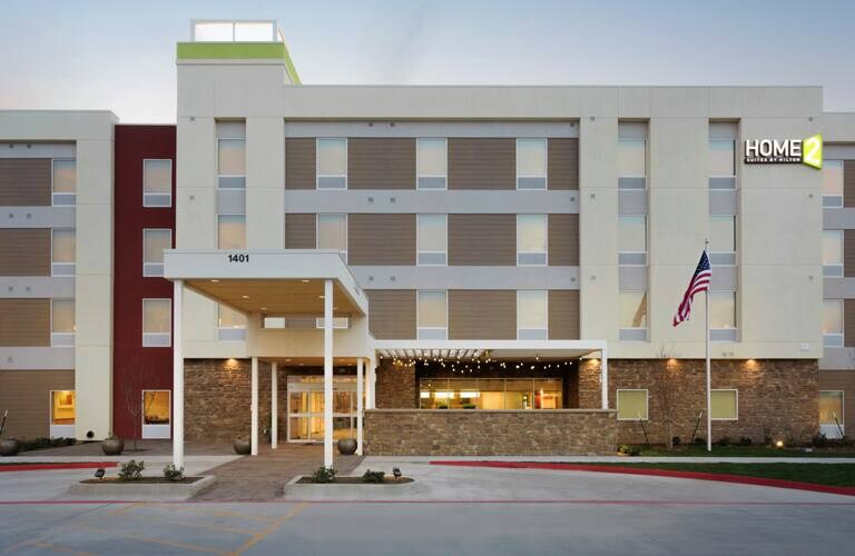 Primary Photo Of 1401 Catalina Dr, Midland Hotel For Sale