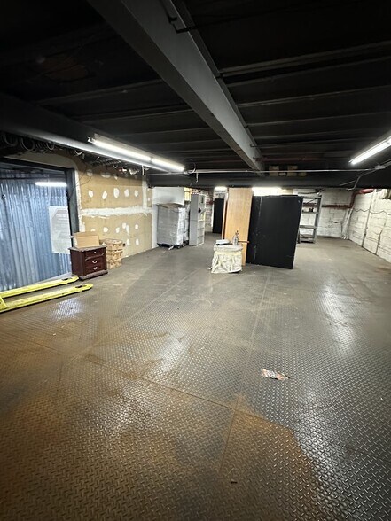 More Photos Of 656 Montauk Ave, Brooklyn Warehouse For Lease