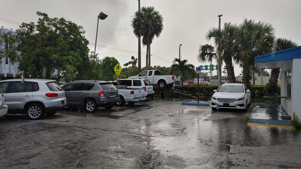 More Photos Of 645 N State Road 7, Margate Auto Dealership For Lease