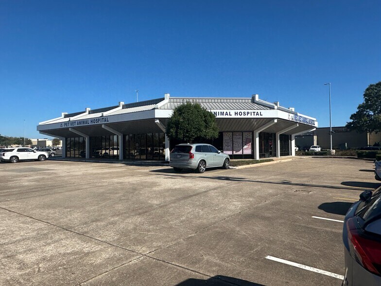 More Photos Of 1520 W Bay Area Blvd, Friendswood Unknown For Lease