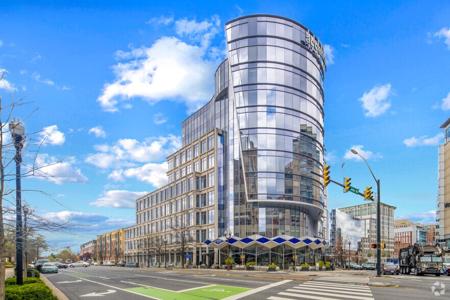 More Photos Of 800 N Glebe Rd, Arlington Office For Lease