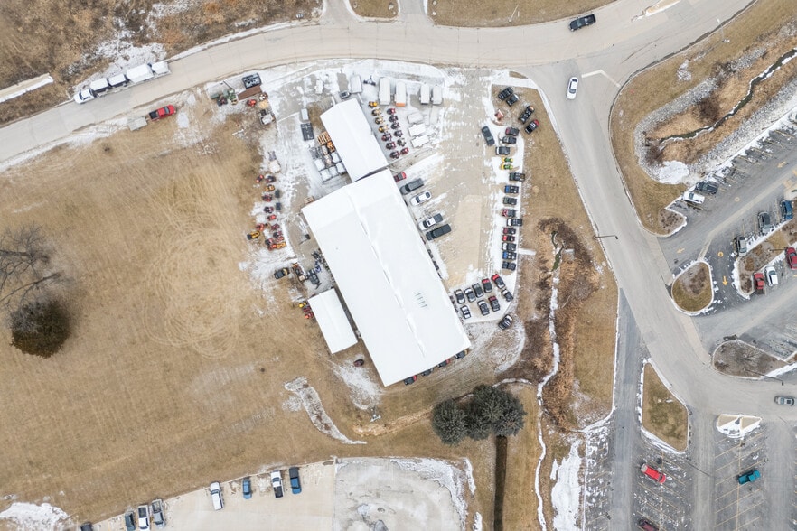 More Photos Of 1001 Short St, Decorah Auto Dealership For Sale