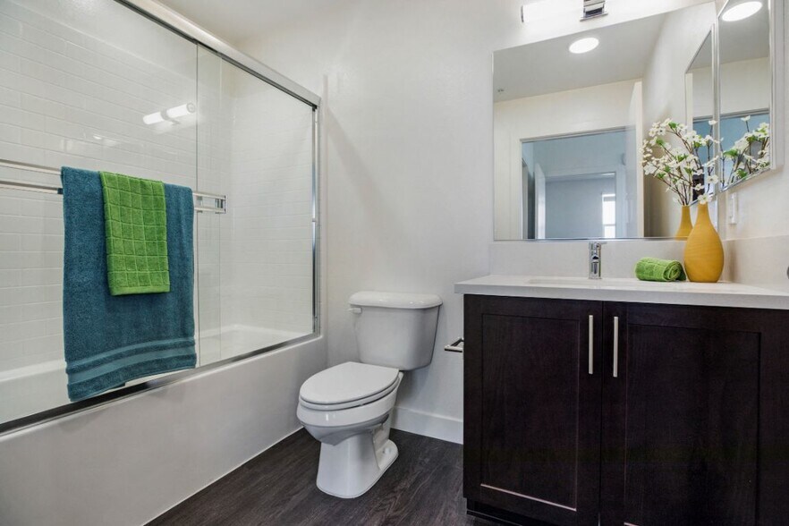 More Photos Of 11114 Darling Rd, Ventura Apartments For Lease