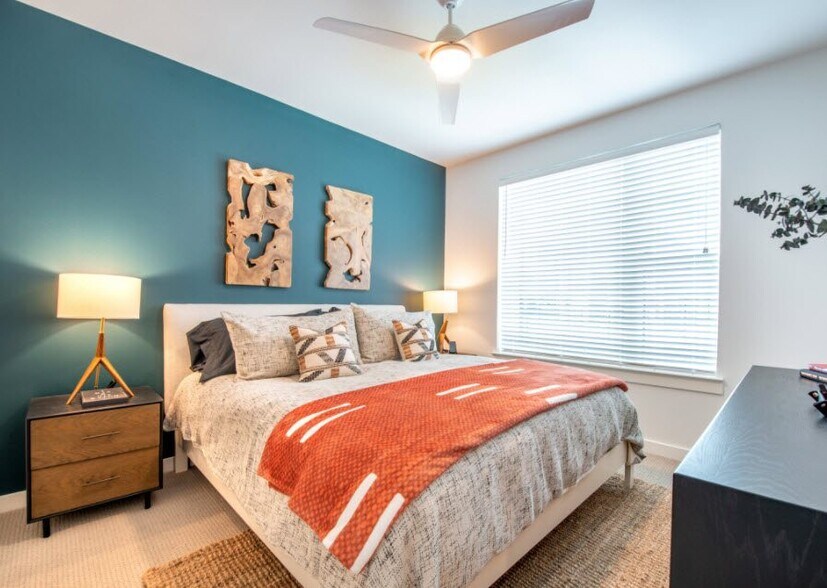 More Photos Of 411 W Commerce St, Dallas Apartments For Lease