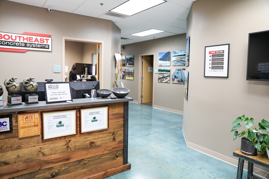 More Photos Of , Alpharetta Flex For Sale