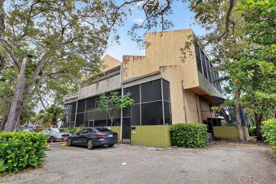 More Photos Of 7420 SW 59th Ave, South Miami Apartments For Sale