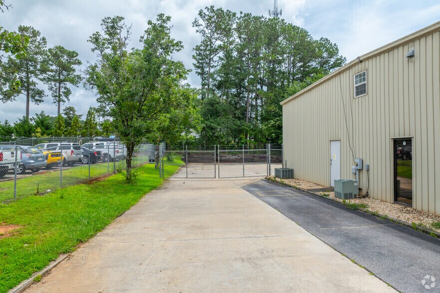 More Photos Of 9296 S Main St, Jonesboro Service For Sale