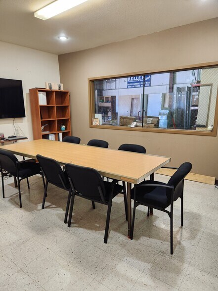 More Photos Of 115 Montoya Rd, El Paso Flex For Lease