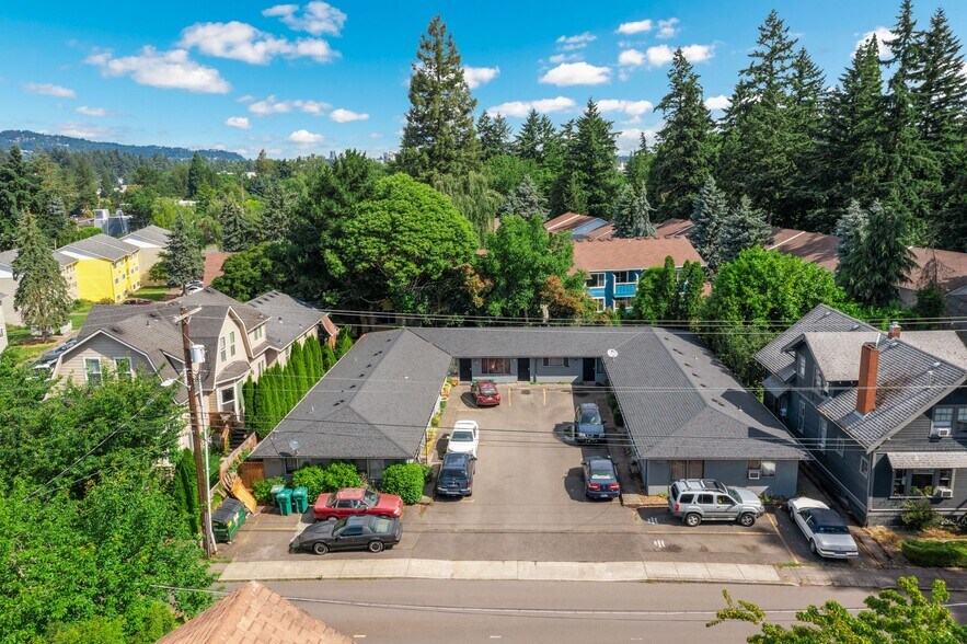 Primary Photo Of 2507-2525 SE Monroe St, Portland Apartments For Sale