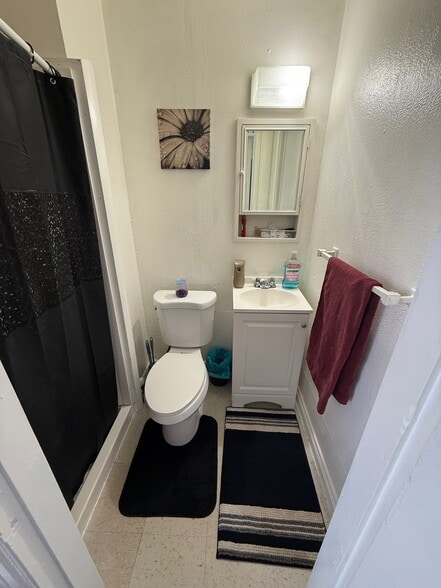 More Photos Of 25 Hartford St, Rumford Apartments For Sale