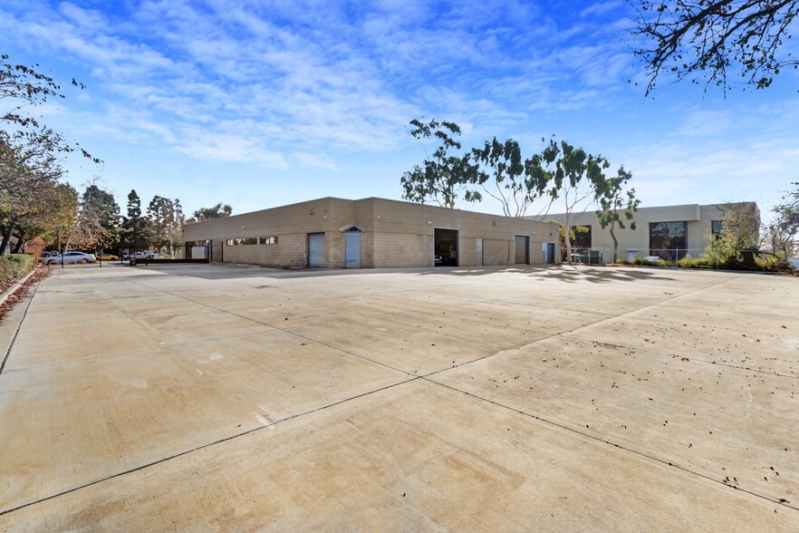 More Photos Of 2075 Knoll Dr, Ventura Manufacturing For Lease