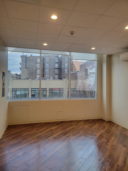 More Photos Of 324 W 125th St, New York Storefront For Lease