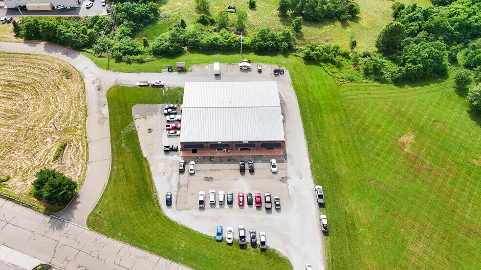More Photos Of 540 Belden Pky NE, Sugarcreek Storefront For Sale