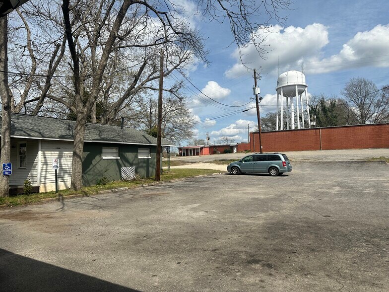 More Photos Of 118 S Main St, Greensboro Restaurant For Sale