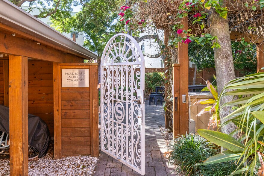 More Photos Of 1405 S Lorenzo Ave, Tampa Apartments For Sale