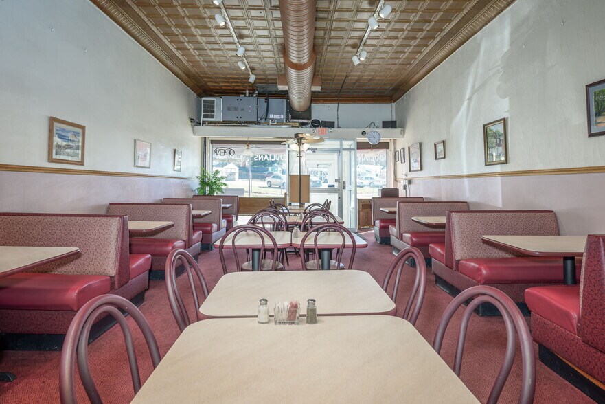 More Photos Of 314 Pioneer St, Akron Storefront For Sale