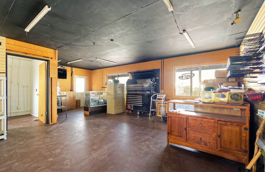 More Photos Of 566 Central Blvd, Quartzsite Freestanding For Sale