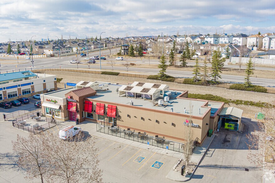 More Photos Of 388 NE Country Hill Blvd, Calgary Restaurant For Lease