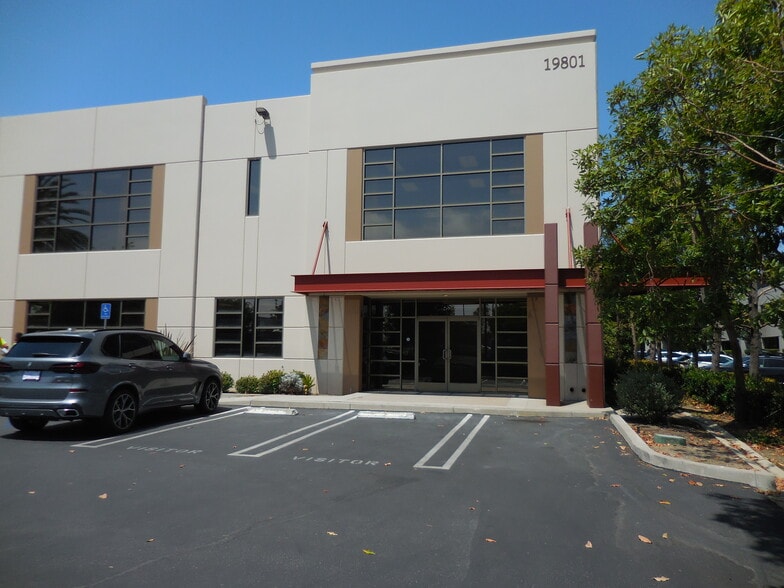 More Photos Of 19801 Hamilton Ave, Torrance Warehouse For Lease