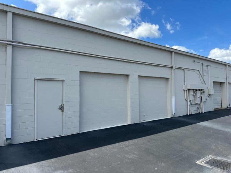 More Photos Of 9225 Ulmerton Rd, Largo Light Manufacturing For Sale