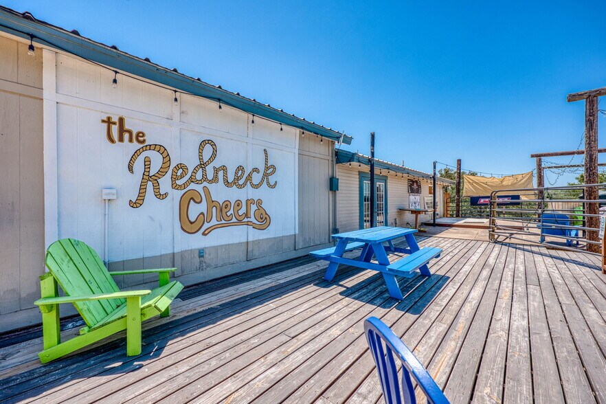 More Photos Of 106 Sunrise Dr, Sunrise Beach Restaurant For Sale