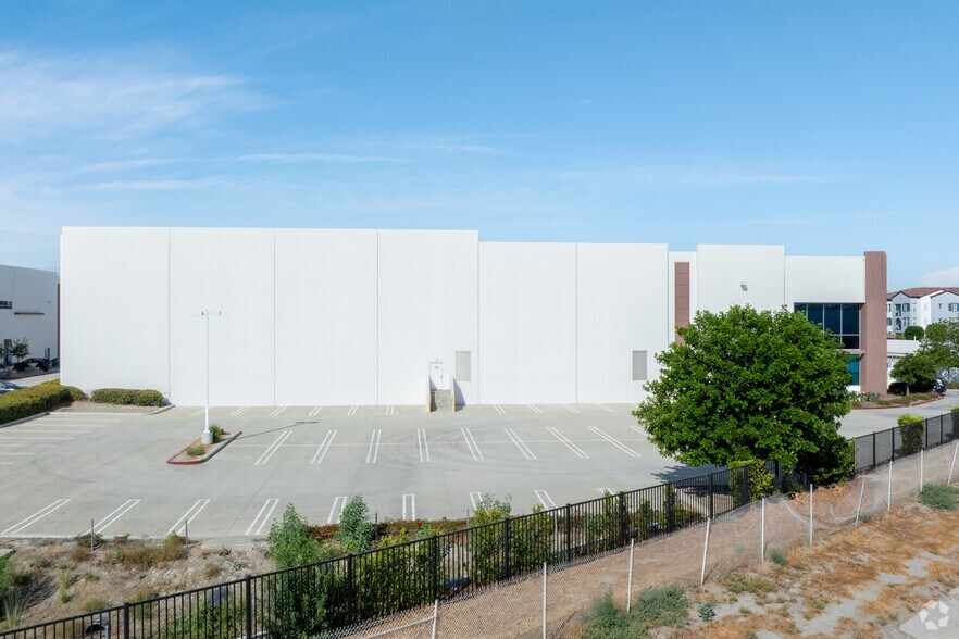 More Photos Of 15181 Fairfield Ranch Rd, Chino Hills Warehouse For Lease