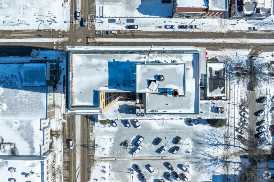 More Photos Of 401 11th St, Huntington Unknown For Sale