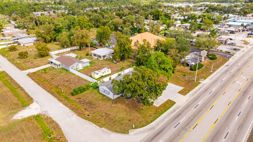 More Photos Of 164 Pondella Rd, North Fort Myers Office For Sale