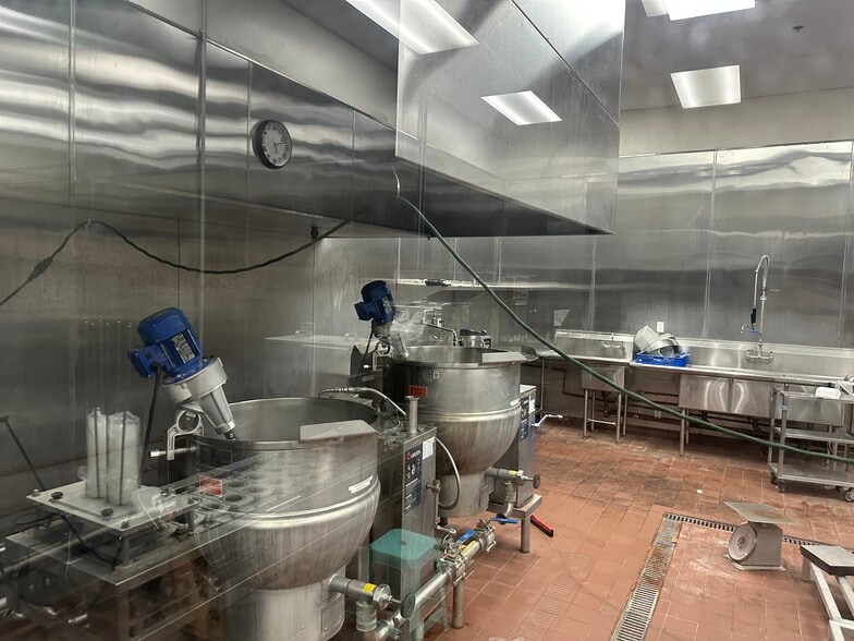 More Photos Of 10742-10752 Noel St, Los Alamitos Light Manufacturing For Sale