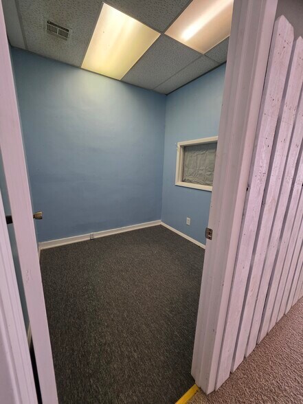 More Photos Of , Ellsworth General Retail For Sale