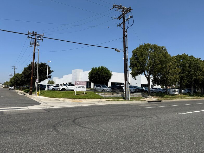 More Photos Of 4007 Paramount Blvd, Lakewood Research And Development For Lease