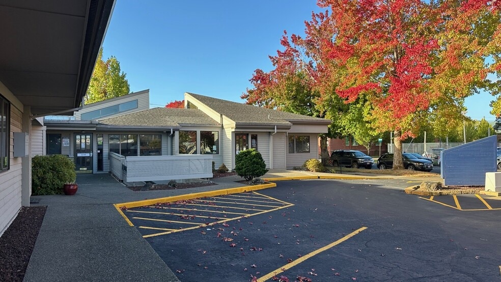 Primary Photo Of 1000 12th Ave, Longview Medical For Lease