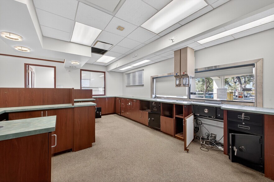 More Photos Of 18031 S Tamiami Trl, Fort Myers Bank For Lease