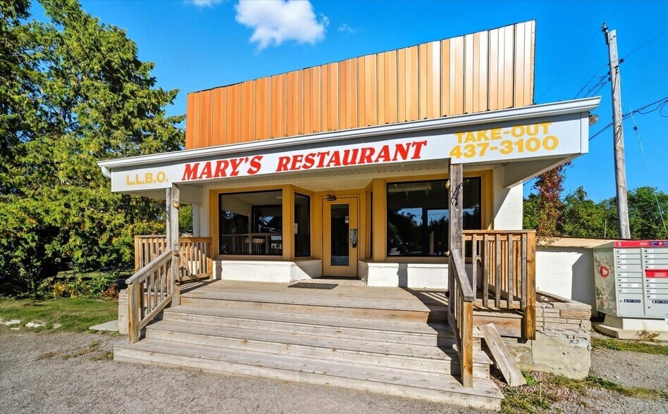 Primary Photo Of 23035 Lakeridge Rd, Brock Restaurant For Sale