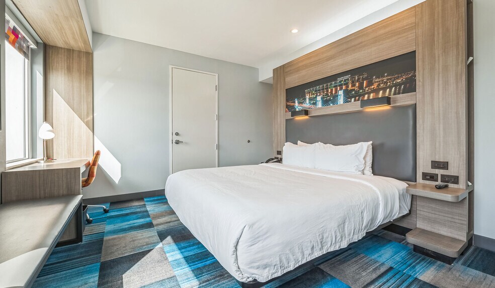More Photos Of 900 S 11th St, Waco Hotel For Sale