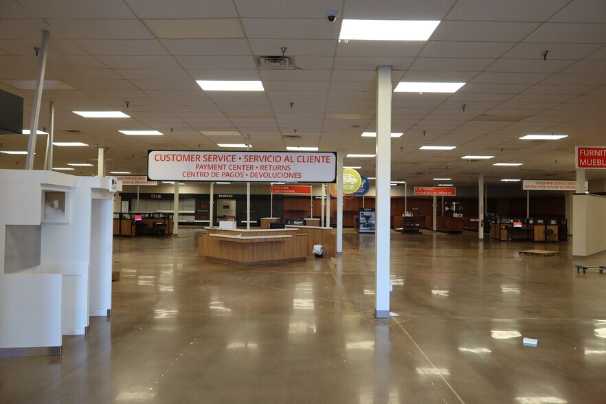 More Photos Of 4326 Dowlen Rd, Beaumont General Retail For Lease