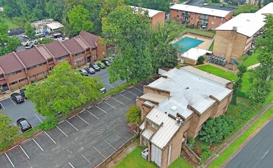 More Photos Of 4200 Daniels Ave, Annandale Office For Sale