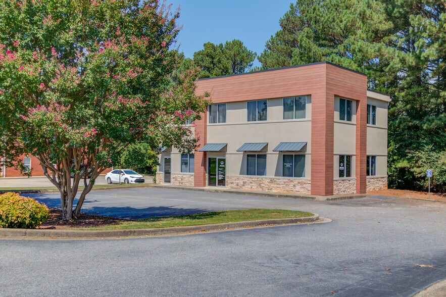 More Photos Of 3625 Hutchinson Rd, Cumming Office For Lease