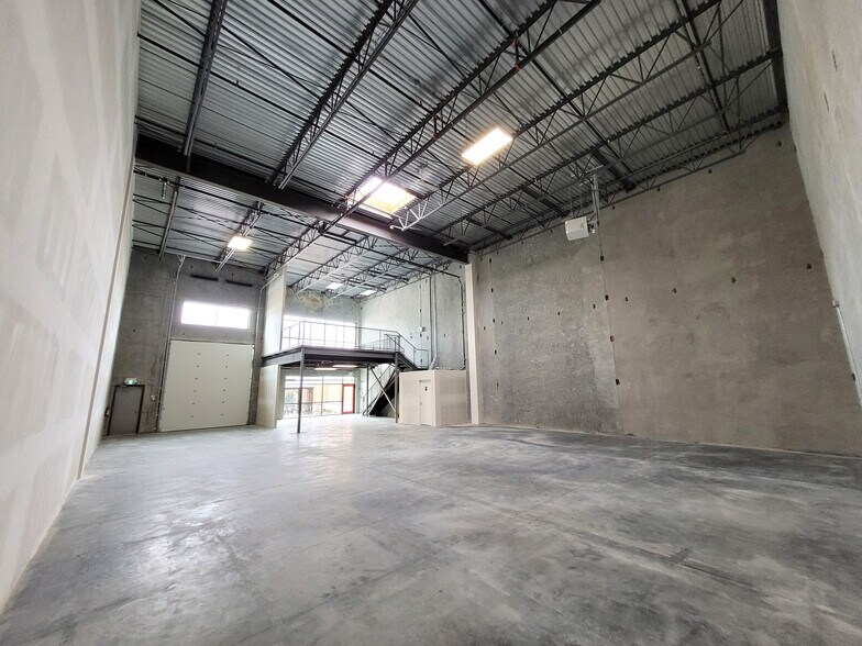 More Photos Of 6286 203 St, Langley Warehouse For Lease