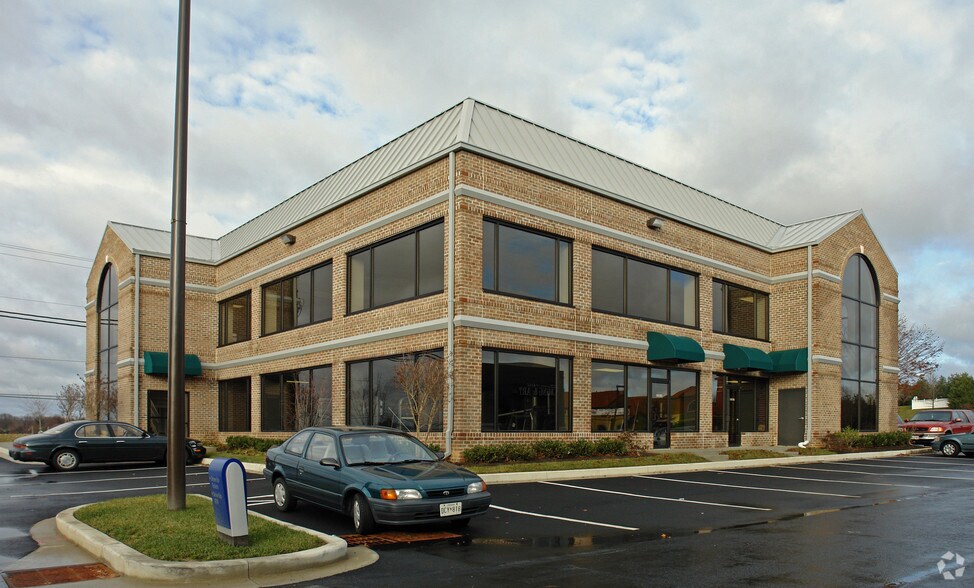 More Photos Of 1 Newport Dr, Forest Hill Unknown For Lease