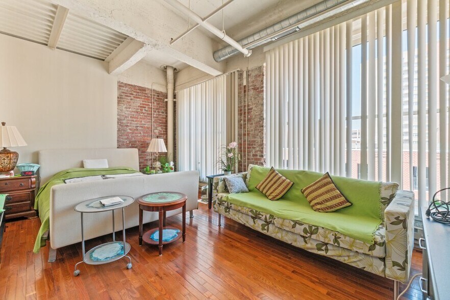 More Photos Of 311-313 W Baltimore St, Baltimore Apartments For Sale