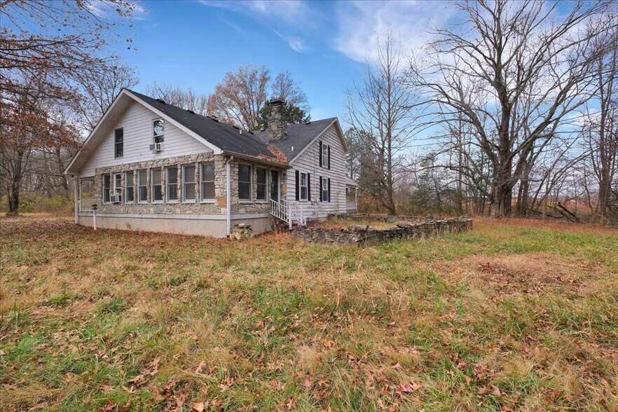 More Photos Of 9512 National Turnpike, Fairdale Land For Sale