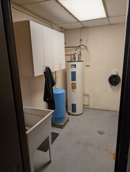 More Photos Of 994 Rhyne Rd, Clover Light Manufacturing For Sale