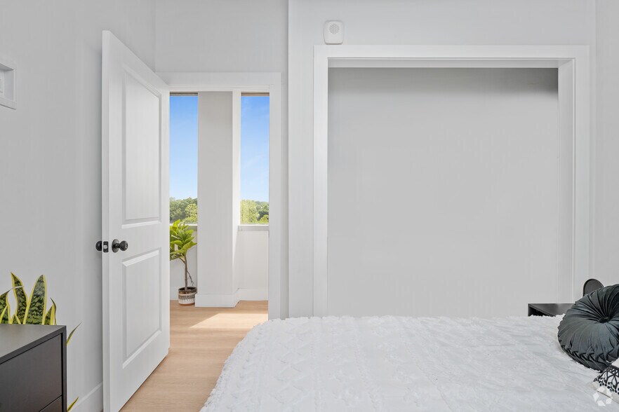 More Photos Of 671 S Perry St, Montgomery Apartments For Lease