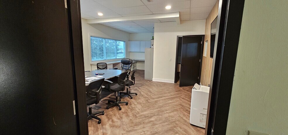 More Photos Of 10501 S Orange Ave, Orlando Light Manufacturing For Sale